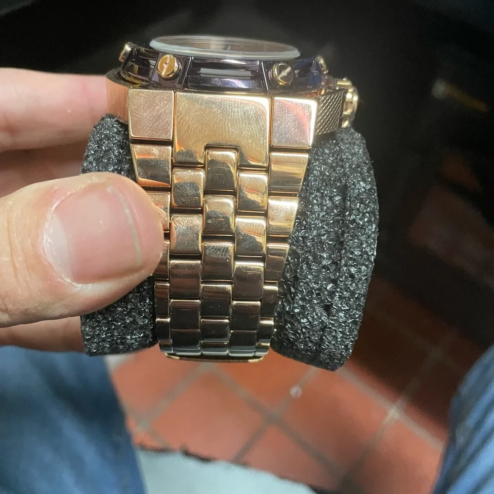 Invicta - Picture 4 of 4